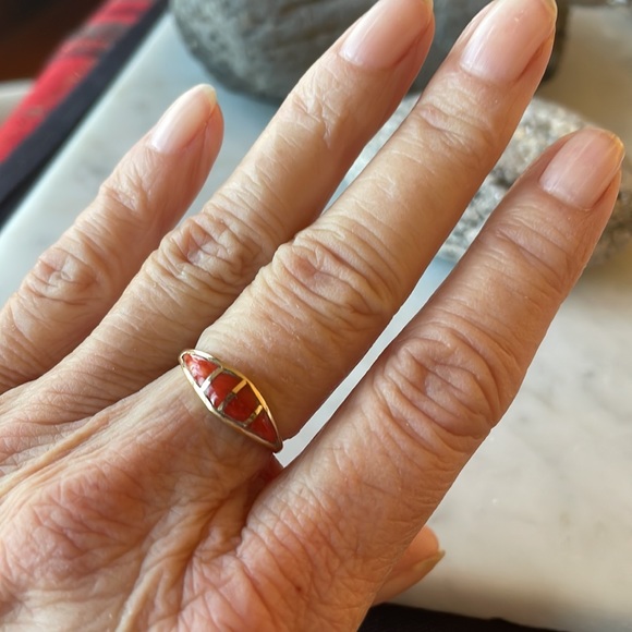 Vintage Zuni Native American Gold Red Coral Ring - Picture 5 of 10